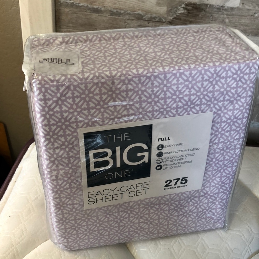 Pretty ❤️purple ‘n white Kohl’s sheet set🛌💕